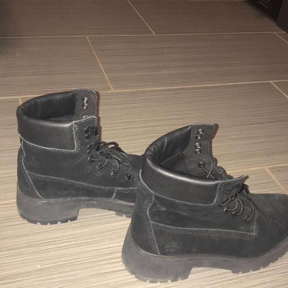 Black REAL timberlands!!